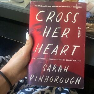 Cross her heart - Sarah pinborough